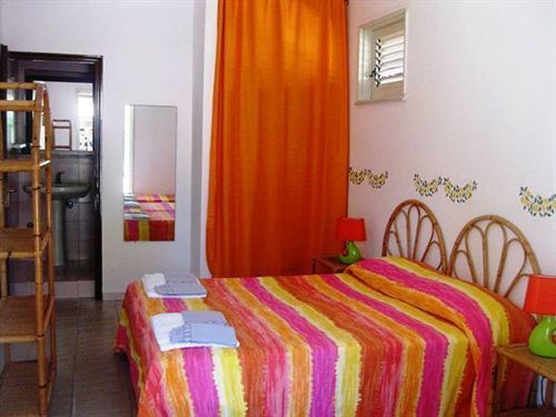 Mongiove Villaggio Simenzaru מראה חיצוני תמונה